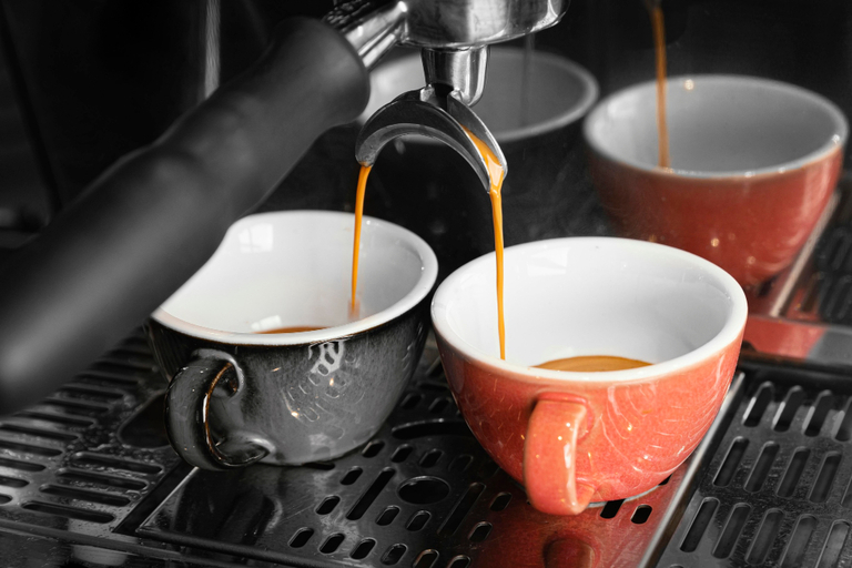 Expresso servi au Café Shop à Saint-Honoré-les-Bains
